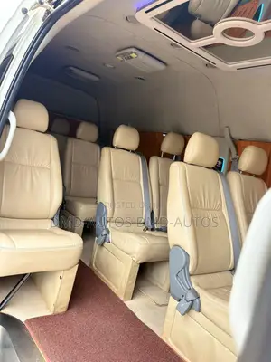 Toyota HiAce 2010 White