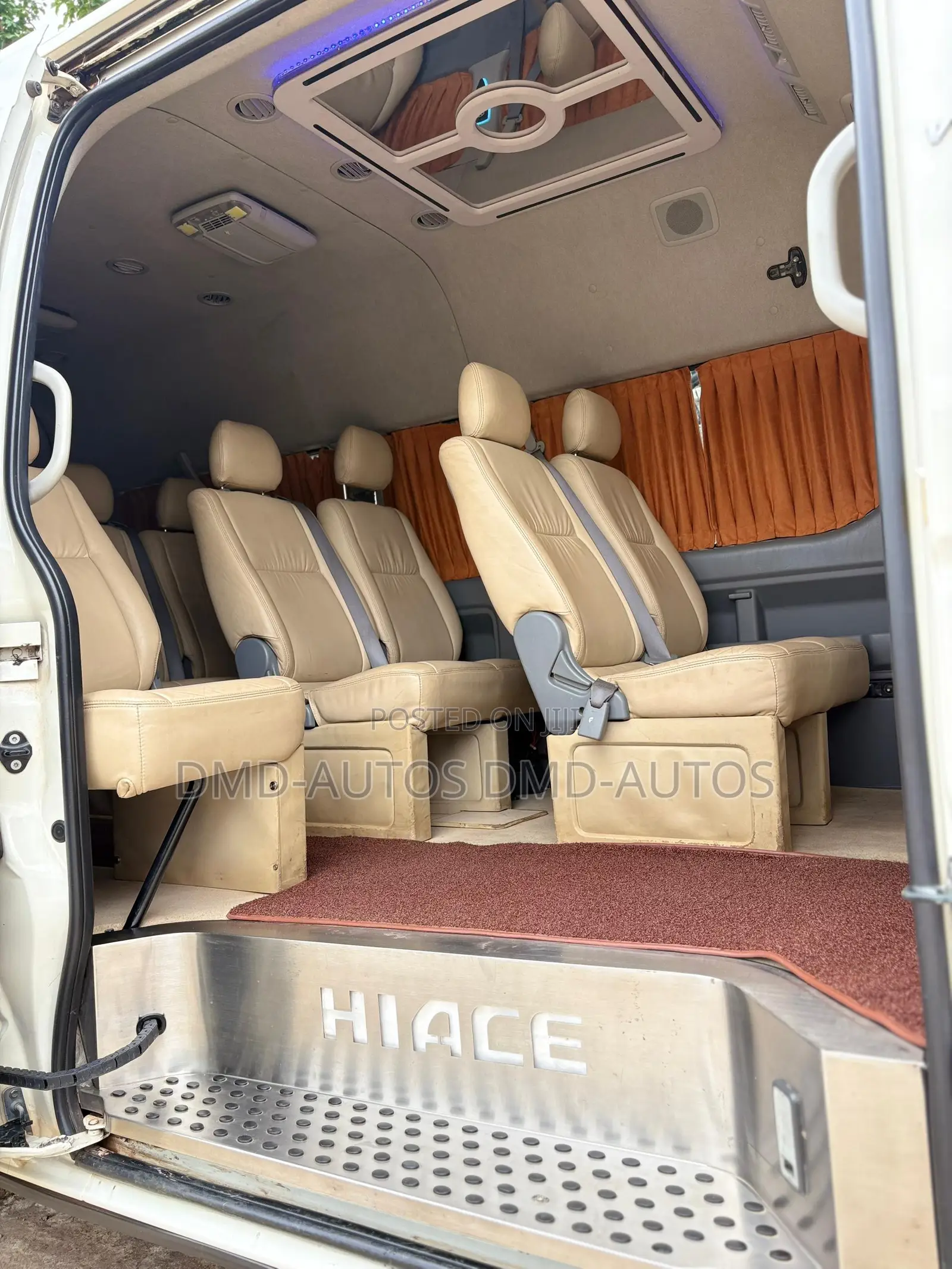 Toyota HiAce 2010 White