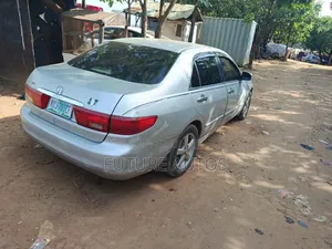 Honda Accord 2005 Silver