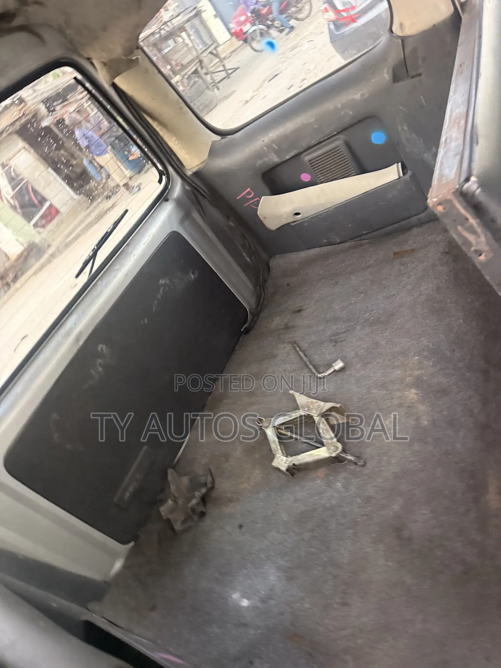 Suzuki APV Minibus 2003 Silver