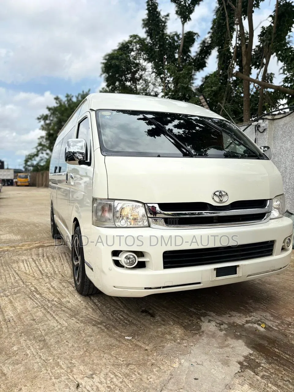 Toyota HiAce 2010 White