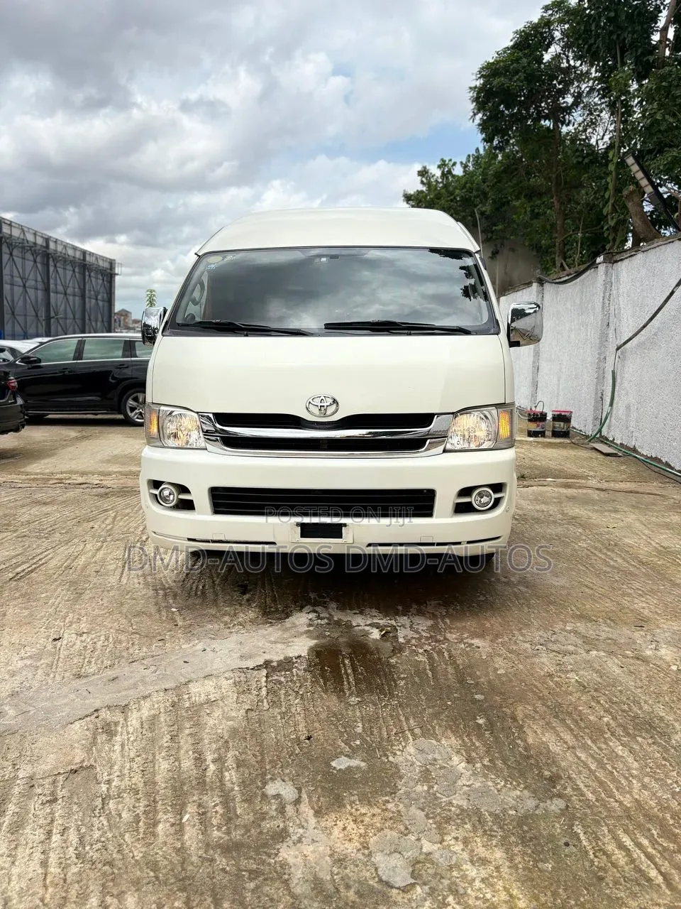Toyota HiAce 2010 White