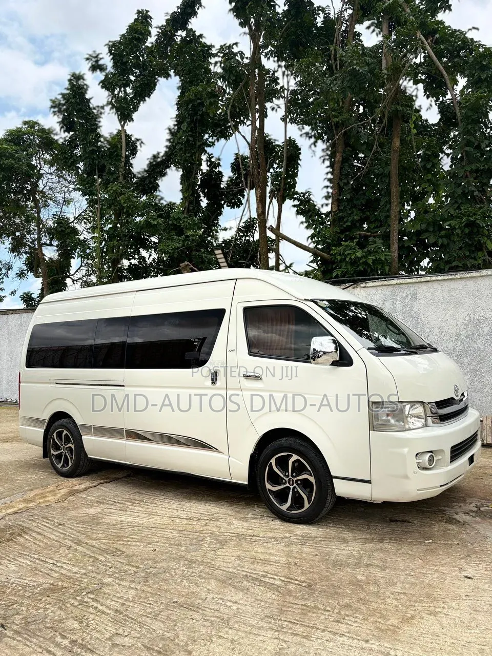 Toyota HiAce 2010 White