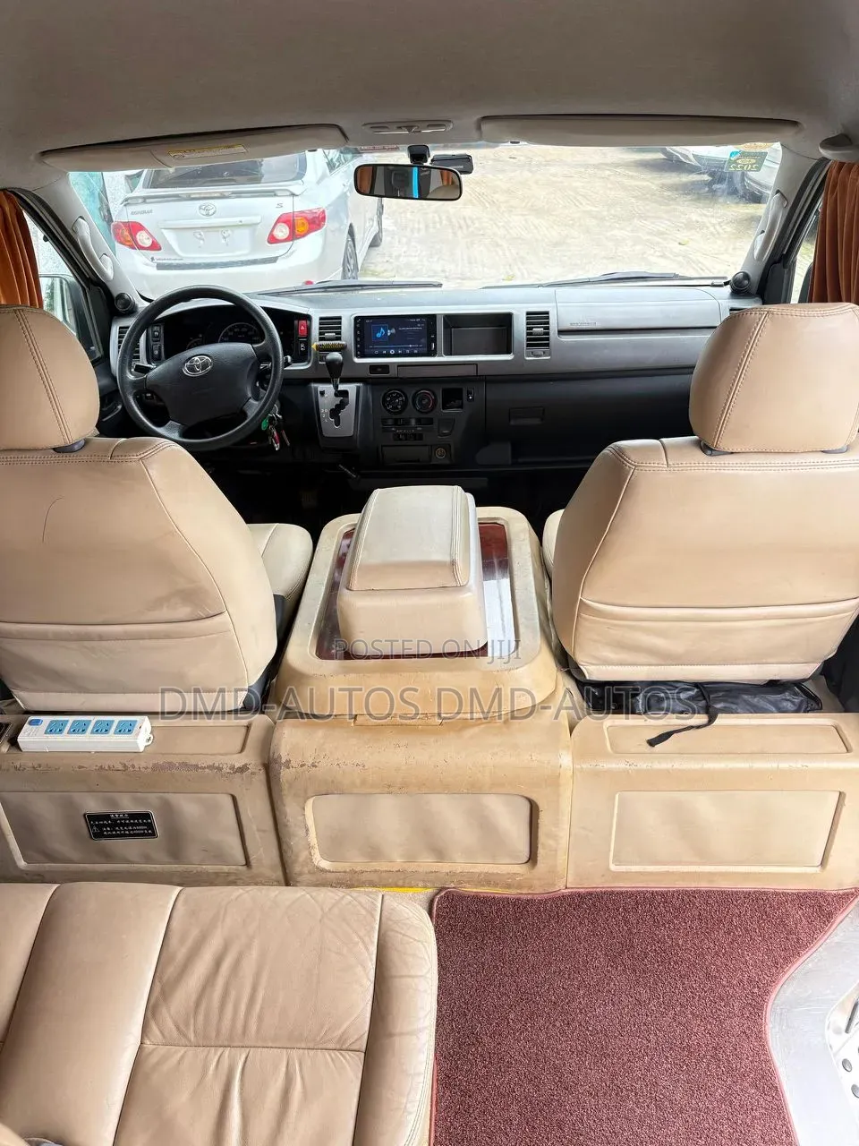 Toyota HiAce 2010 White