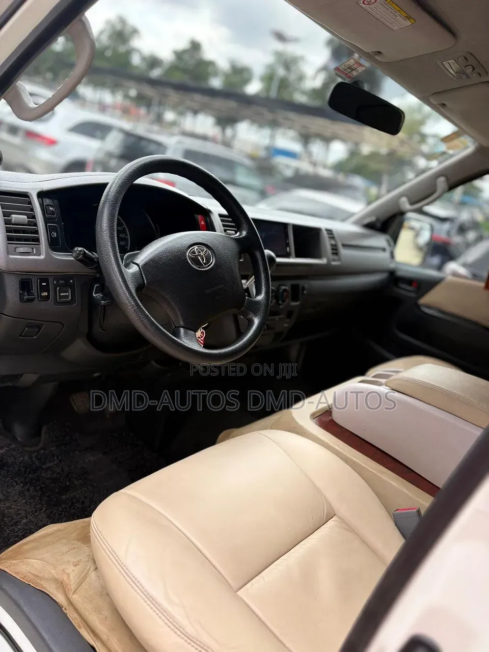 Toyota HiAce 2010 White