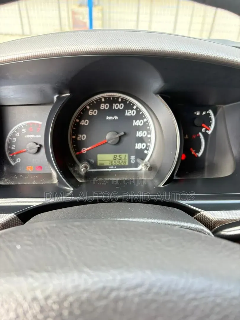 Toyota HiAce 2010 White