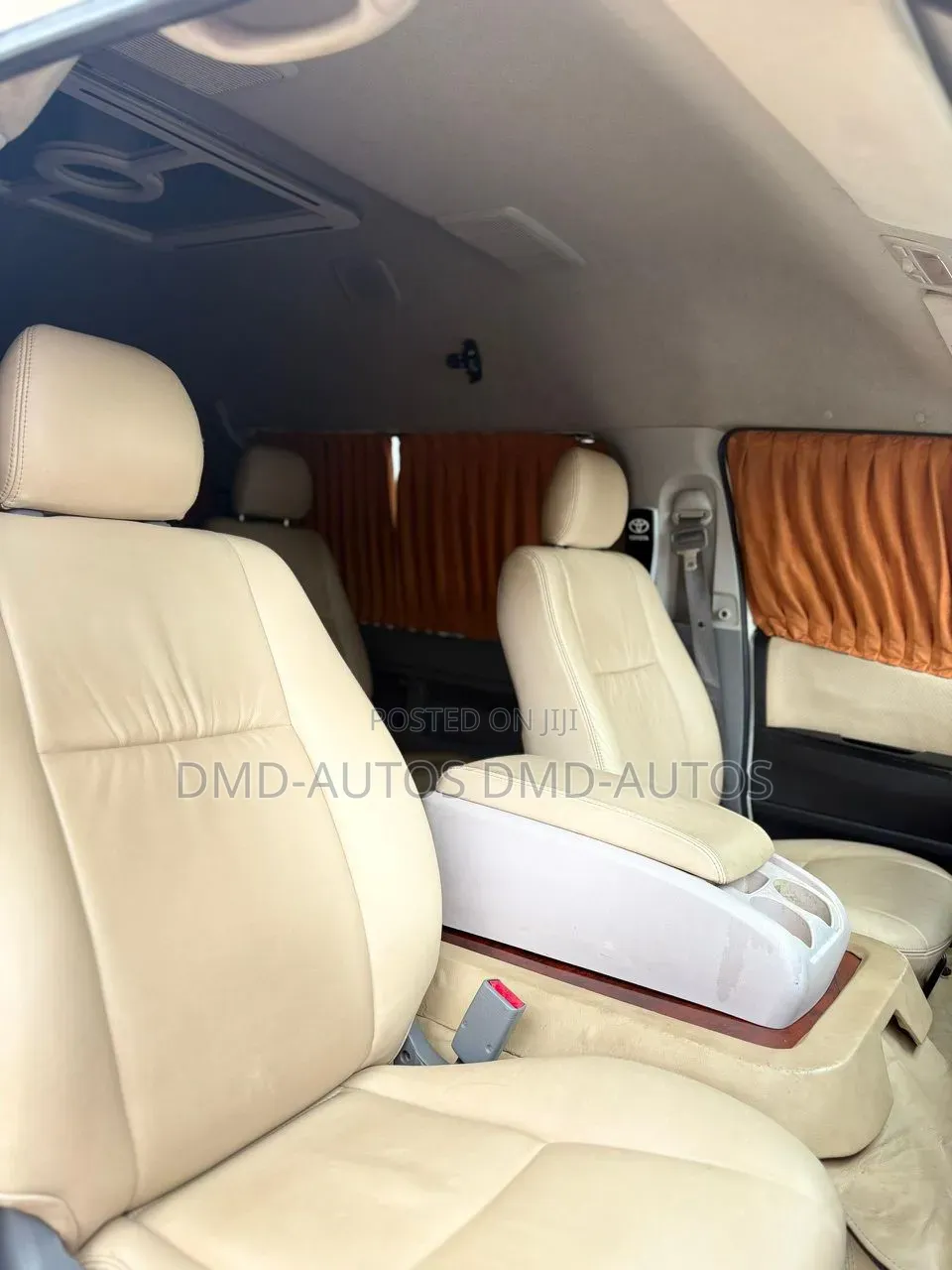 Toyota HiAce 2010 White
