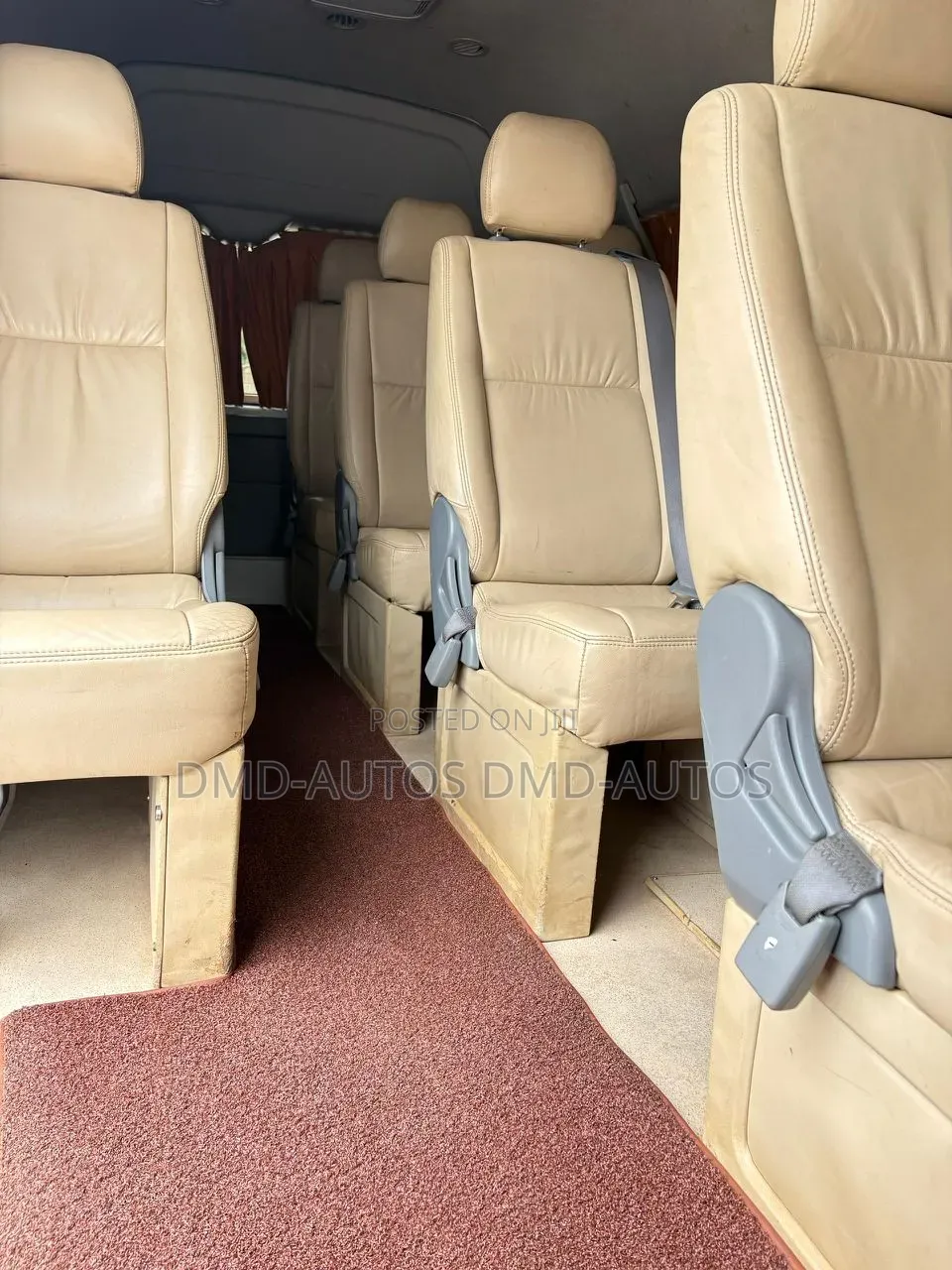 Toyota HiAce 2010 White