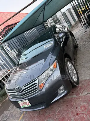 Toyota Venza LE 2012 Gray