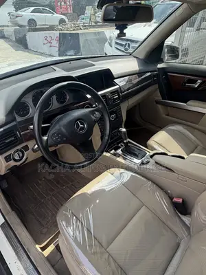 Mercedes-Benz GLK-Class 350 4MATIC 2011 White