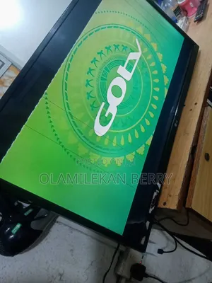 Lg 32 Inches Led Tv for Sell, It Has Line on the Screen, Working Fine