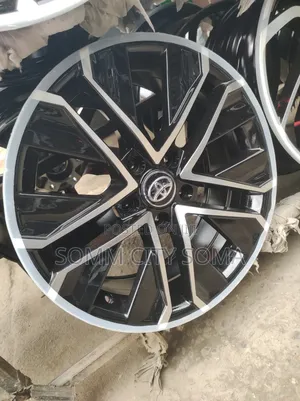 17 Inches Black and White Toyota Sienna