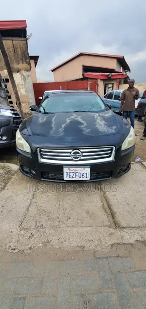 Nissan Altima 2012 Black