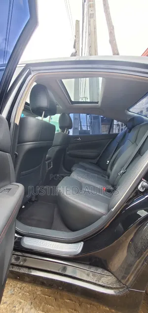 Nissan Altima 2012 Black
