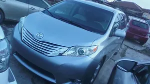 Toyota Sienna LE 8 Passenger 2011 Silver