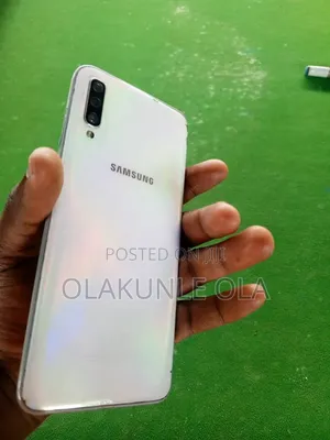 Samsung Galaxy A70 128 GB White