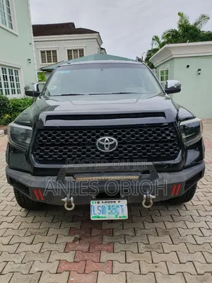 Toyota Tundra 2015 Black