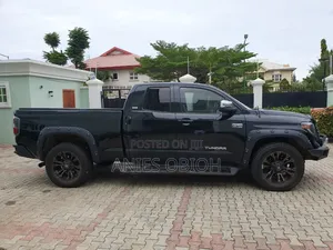 Toyota Tundra 2015 Black
