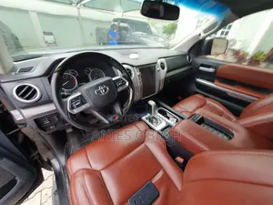 Toyota Tundra 2015 Black