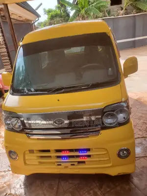 Daihatsu Atrai 2003 Yellow