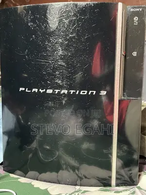Playstation 3 Console + 2 Controllers + 7 Games Installed