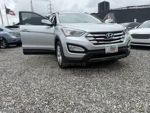 Hyundai Santa Fe GLS 4dr SUV (3.3L 6cyl 6A) 2015 Silver