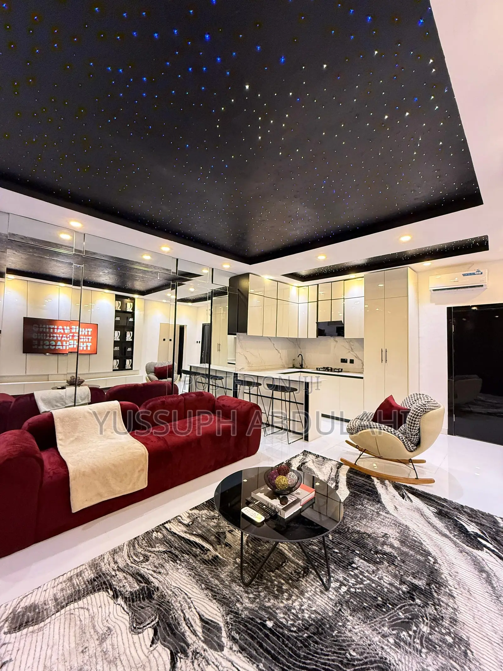 2 Bedrooms Chevron