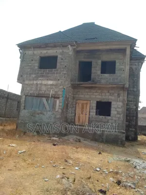 4bdrm Duplex in B And G, Lugbe District for sale