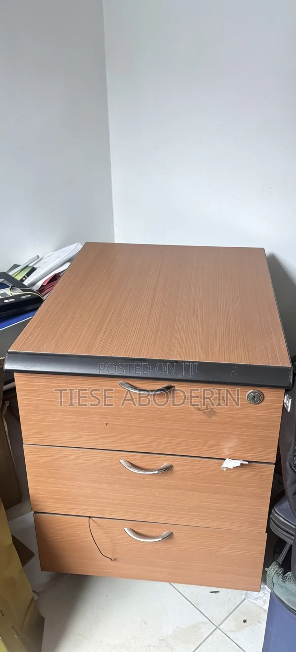 Working Desk/Table With Mobile Drawer