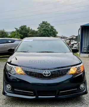 Toyota Camry SE 4dr Sedan (2.5L 4cyl 6A) 2013 Black