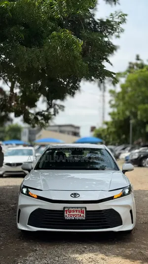 Toyota Camry 2025 White