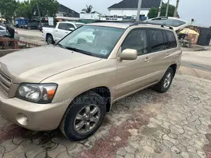 Toyota Highlander V6 2005 Gold