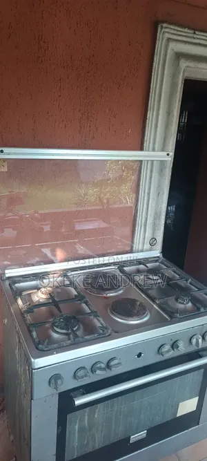 6 Burner Gas Cooker With Oven and Grill