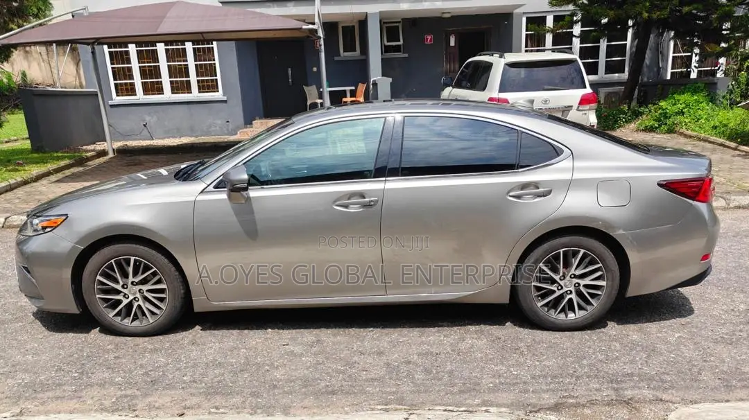 Lexus ES 2017 Gray