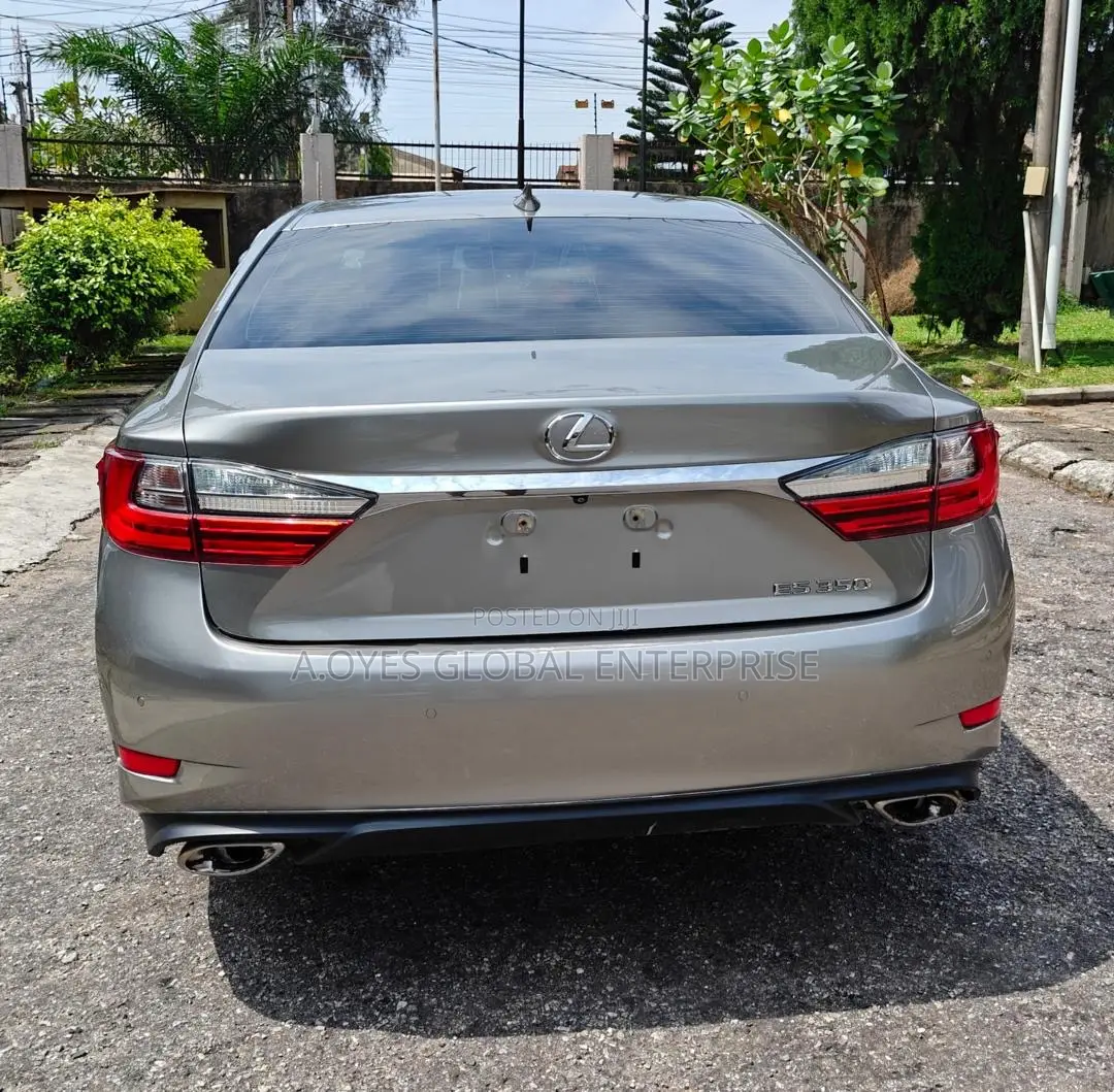 Lexus ES 2017 Gray