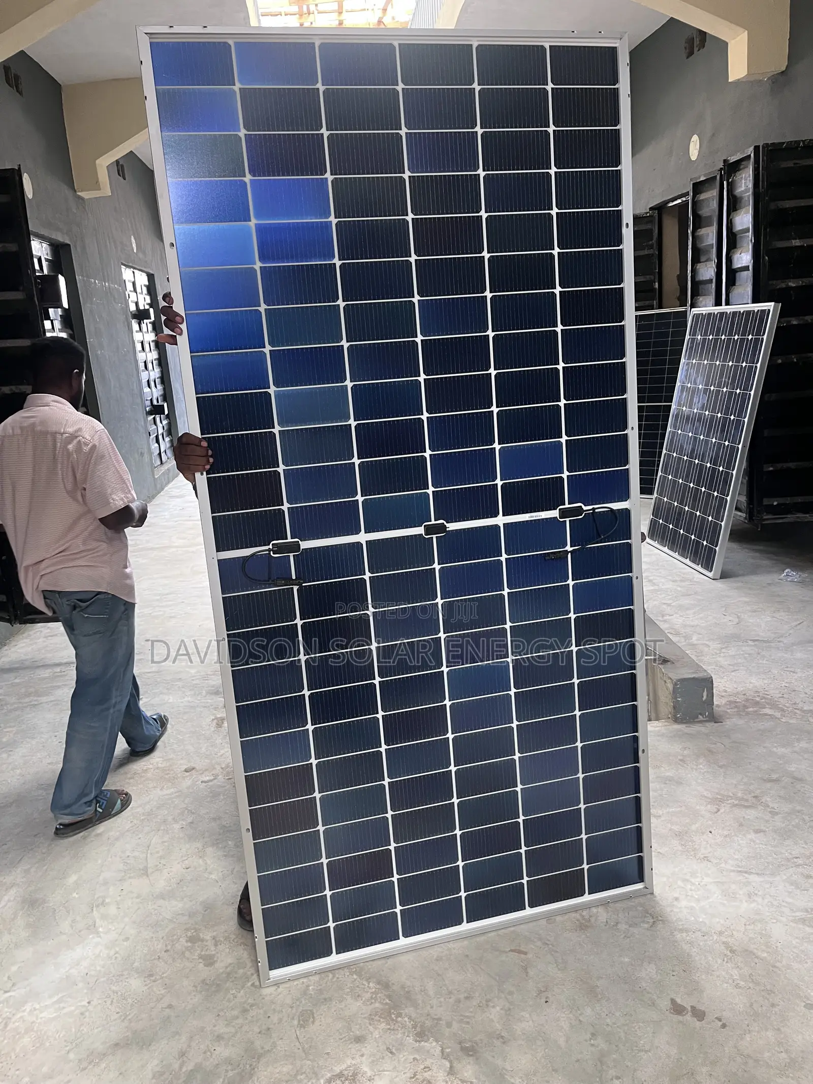600watt Jinko Solar Panel Half Court