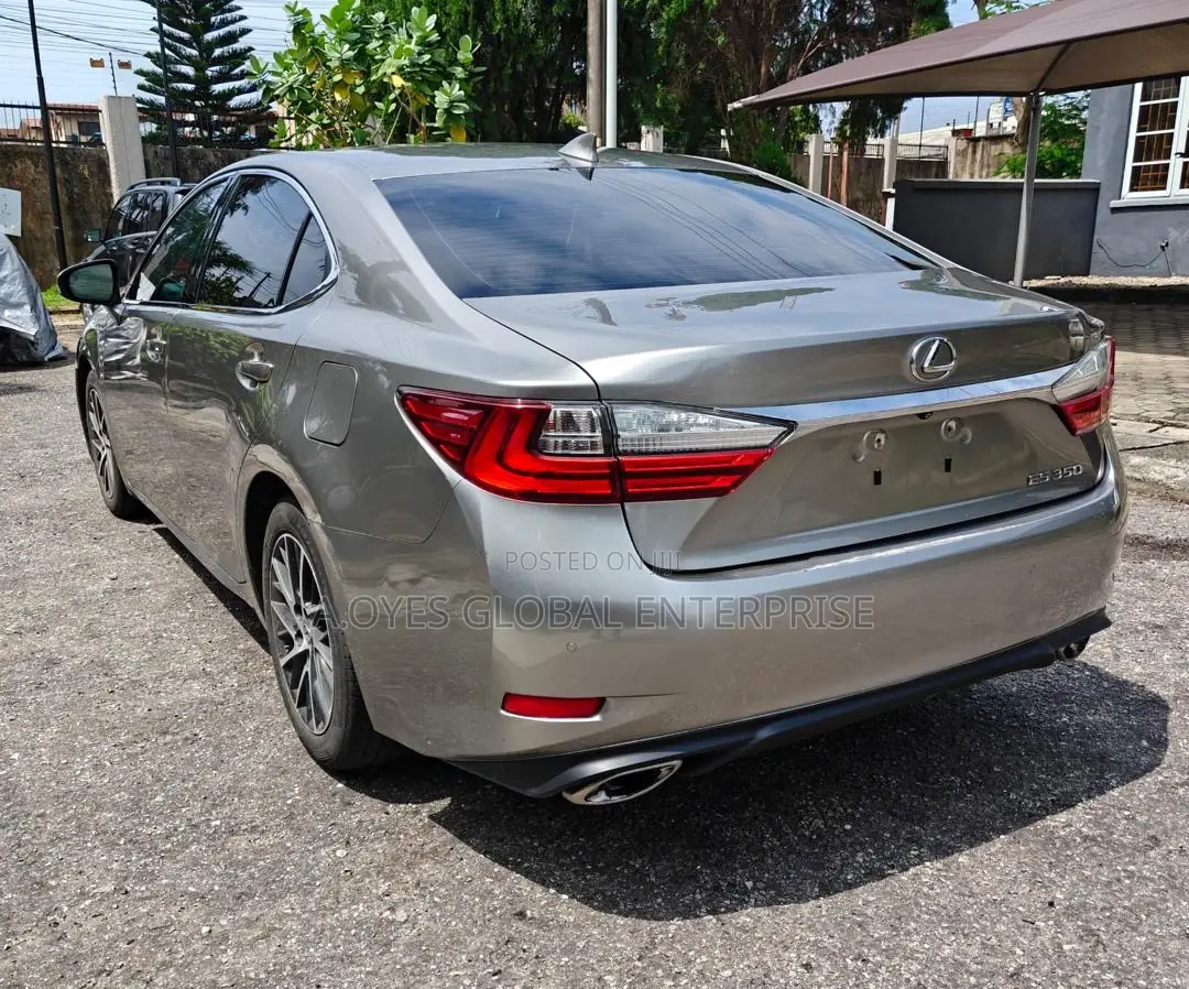 Lexus ES 2017 Gray