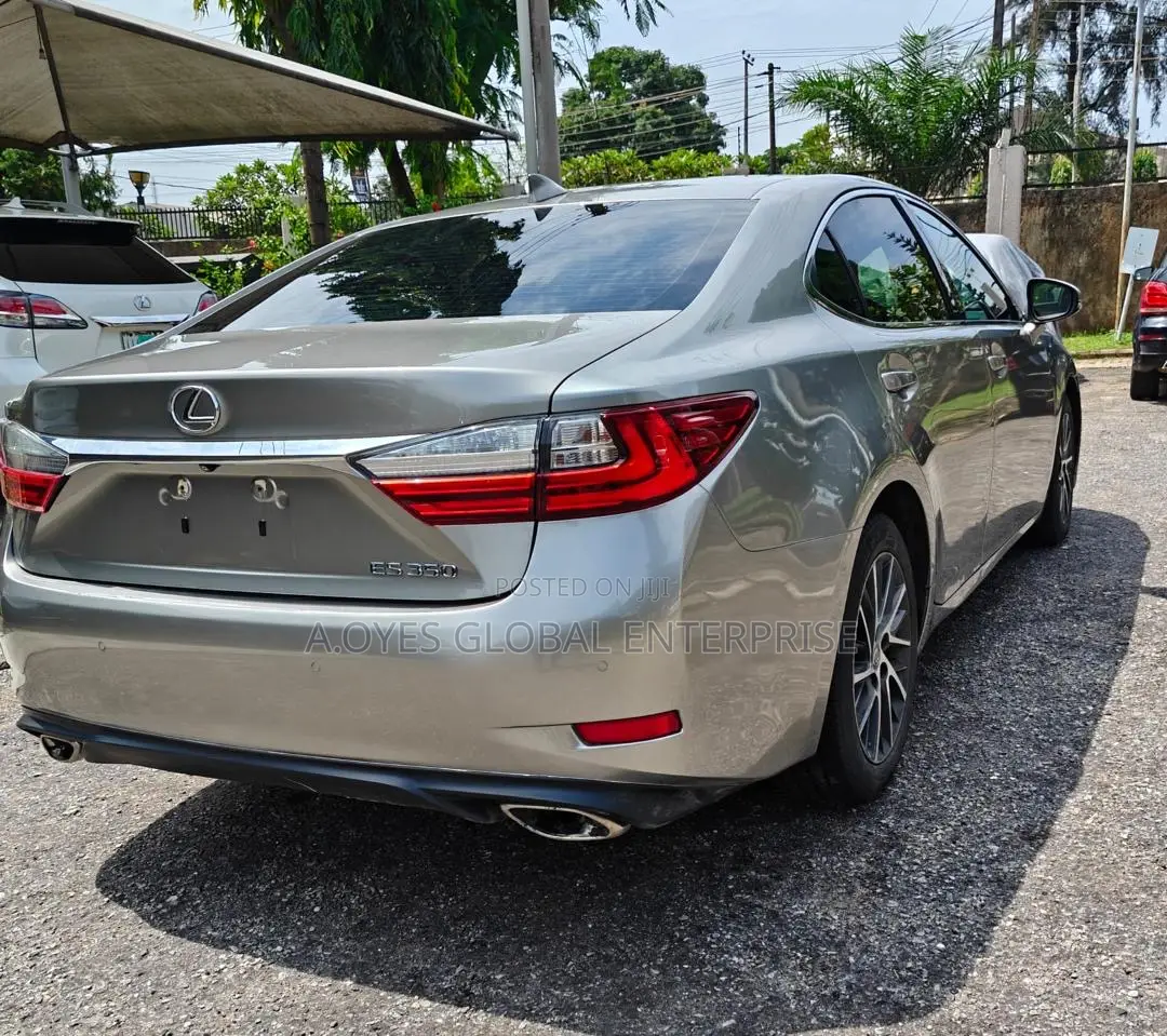 Lexus ES 2017 Gray
