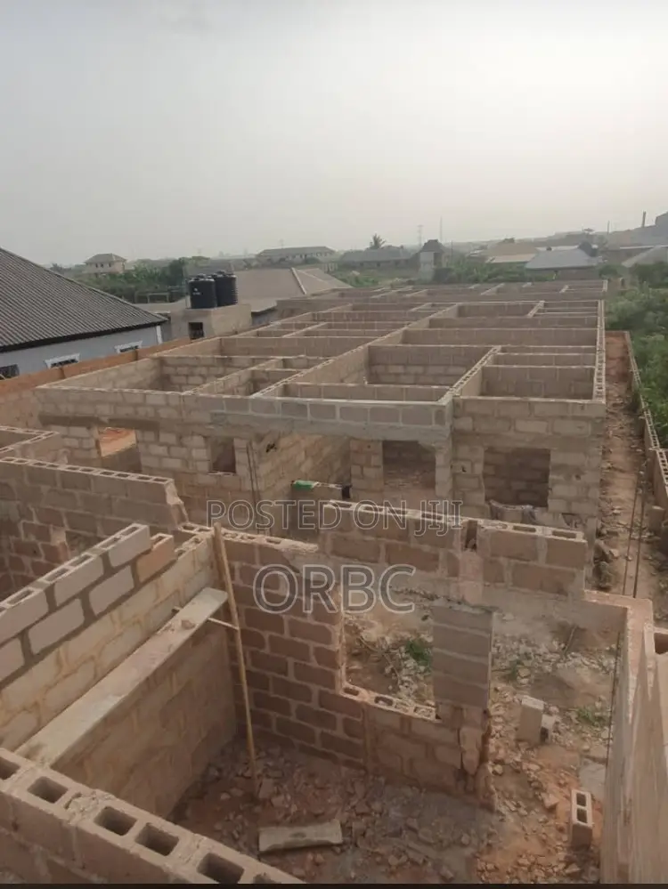 Setting Blocks From Foundation to Lintel