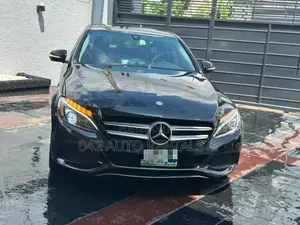 Mercedes-Benz C300 2016 Black