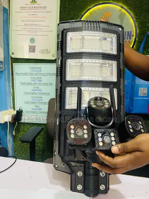 Smart 400w Solar Ai Street Light With Security Camera 