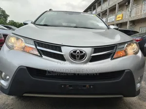 Toyota RAV4 Limited 4dr SUV AWD (2.5L 4cyl 6A) 2015 Silver
