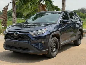 Toyota RAV4 2021 Blue