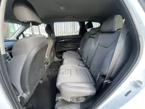 Hyundai Santa Fe SE 2021 White