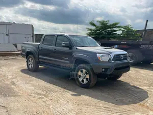 Toyota Tacoma Double Cab 4x2 PreRunner 4.0L V6 5-Speed Automatic 2013