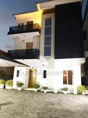 5 Bedroom Self Compound + Swimming Pool, Ps5, Table Tennis,Cinema