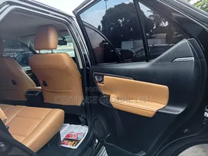Toyota Fortuner 2022 Black