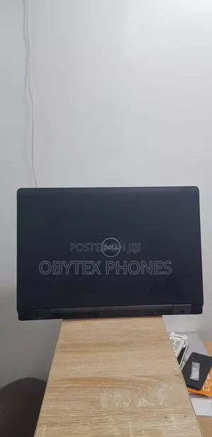 Laptop Dell Precision 15 3520 8GB Intel Core i7 SSD 512GB