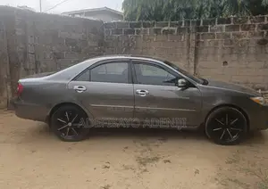 Toyota Camry XLE V6 4dr Sedan (3.0L 6cyl 4A) 2003 Gray