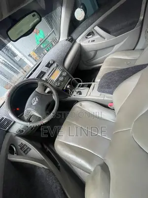 Toyota Camry LE 4dr Sedan (2.5L 4cyl 6A) 2011 Gray